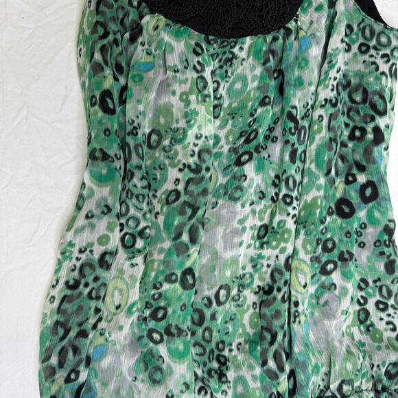 Green and black tank top - Picture 3 of 8